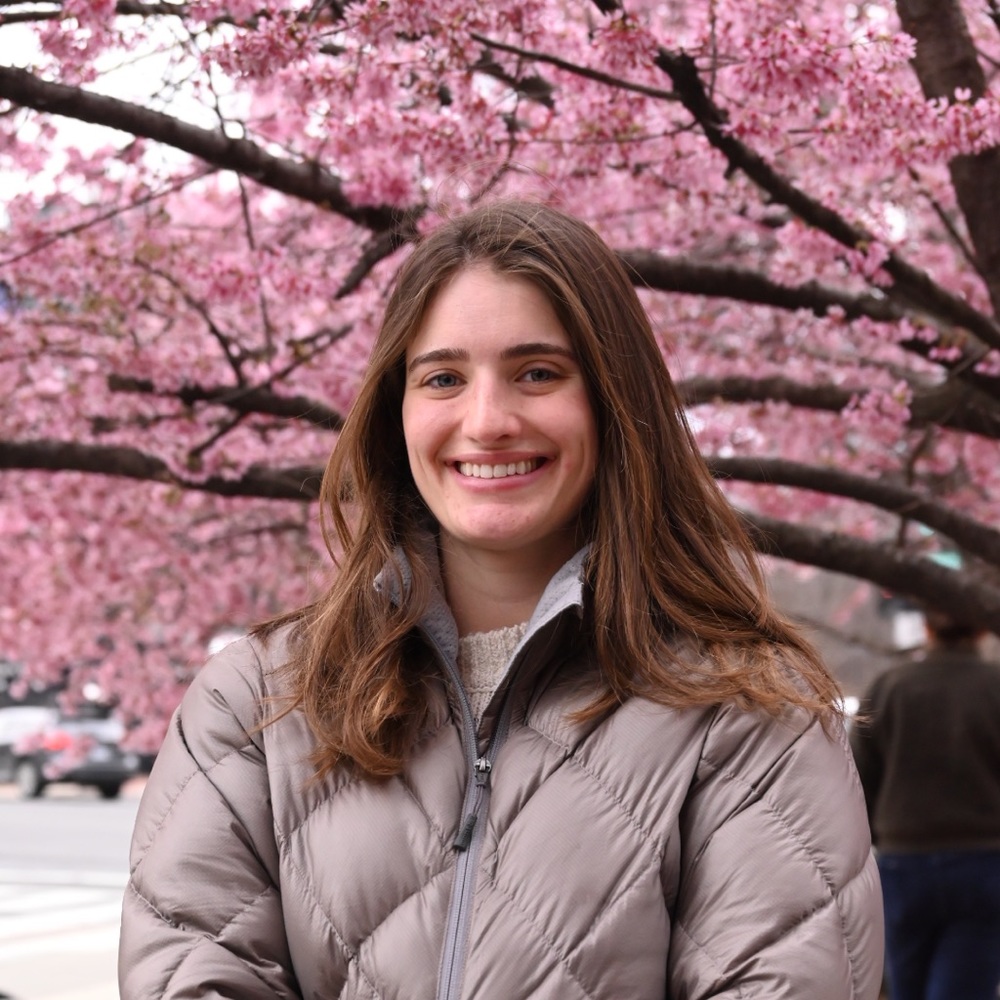 Meet your Posher, Lauren.